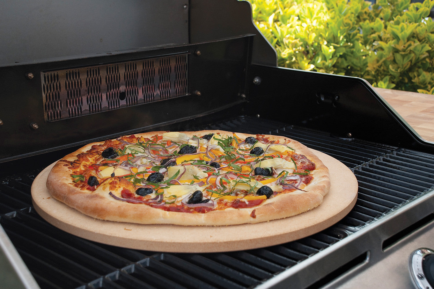 Pizza Cooking on the Grill with a 16.5" Cordierite Pizza Stone